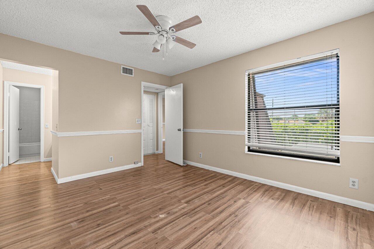 7633 Courtyard Run West Boca Raton, FL 33433 - Photo 16 of 32 020-7633CourtyardRunWest-BocaRaton-FL-33