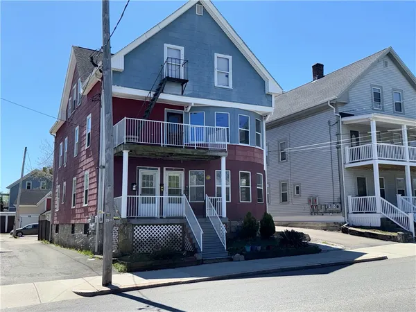 $2,200 | 550 Winter Street, Unit 1, Woonsocket, RI 02895