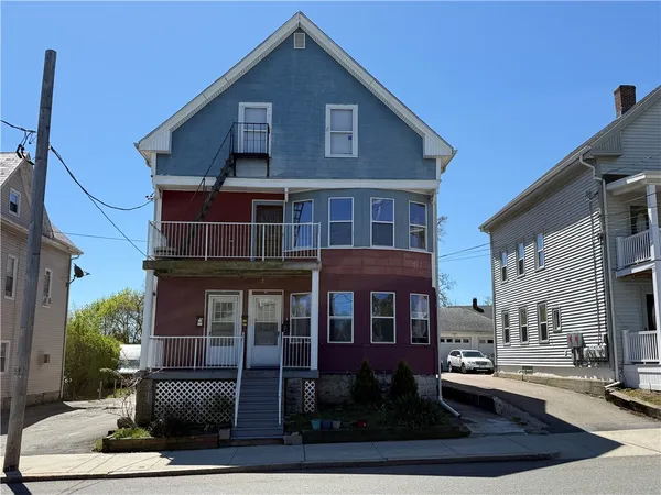 $2,200 | 550 Winter Street, Unit 1, Woonsocket, RI 02895
