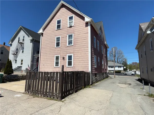 $2,200 | 550 Winter Street, Unit 1, Woonsocket, RI 02895