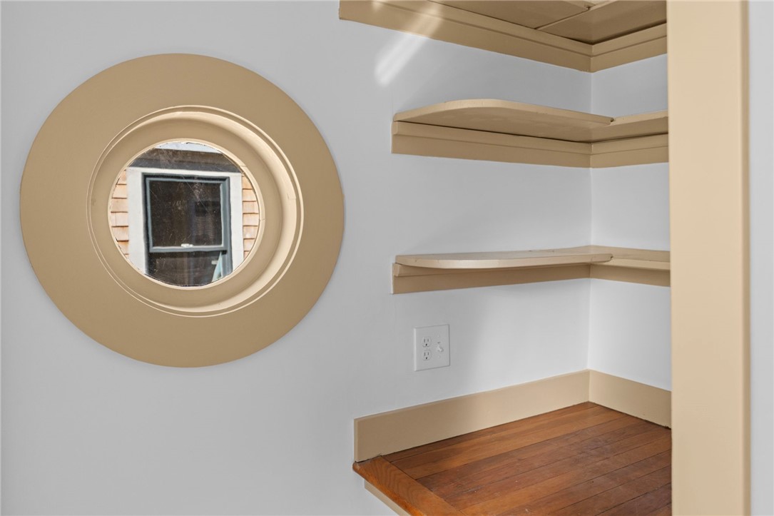 18 Barney Street, Unit 2 Newport, RI 02840 - Photo 9 of 33