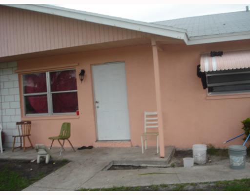 3037 Grove Road Boynton Beach, FL 33435 - Photo 1 of 3 Primary Photo