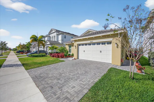 $595,000 | 15017 Goldspar Court, Loxahatchee, FL 33470