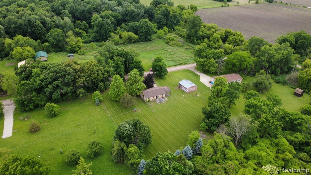 8040 Smith Road Gaines, MI 48436 - Photo 4 of 30