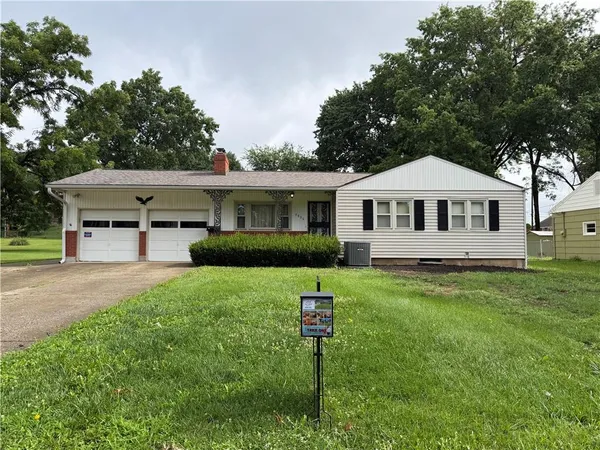 $260,000 | 9806 East 77th Street, Kansas City, MO 64138