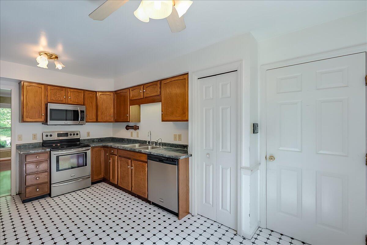1224 Tishoff Drive Lexington, KY 40502 - Photo 20 of 55 16-2-12