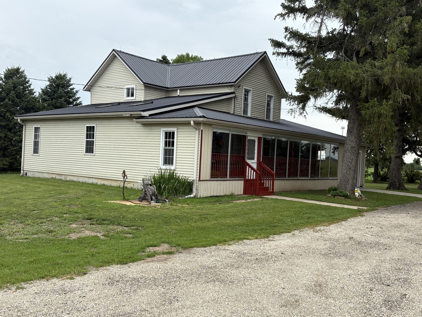 2563 Gurler Road Rochelle, IL 61068 - Photo 4 of 54