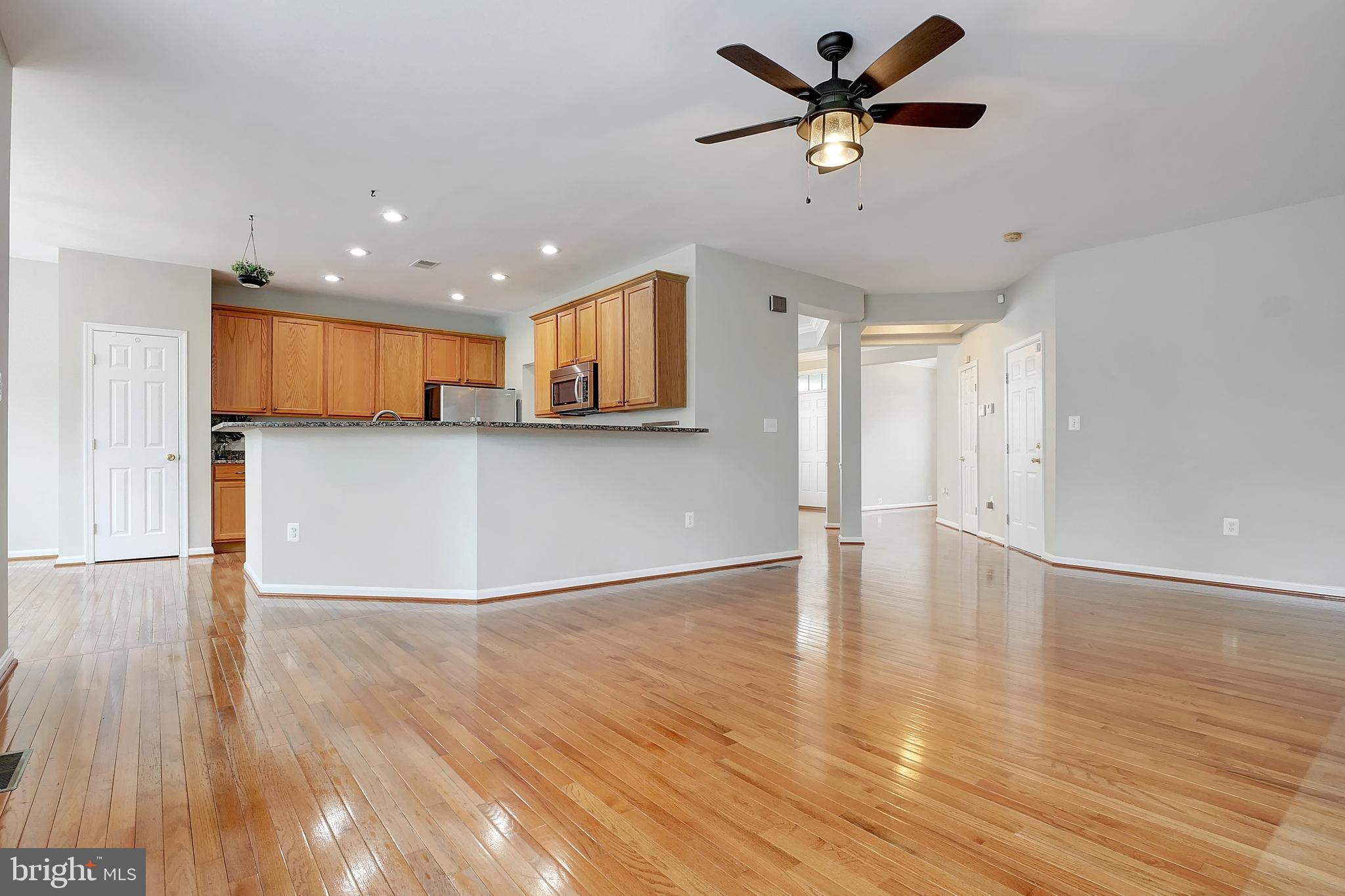 2683 Cast Off Loop Woodbridge, VA 22191 - Photo 12 of 46 Living Room/Kitchen Combo