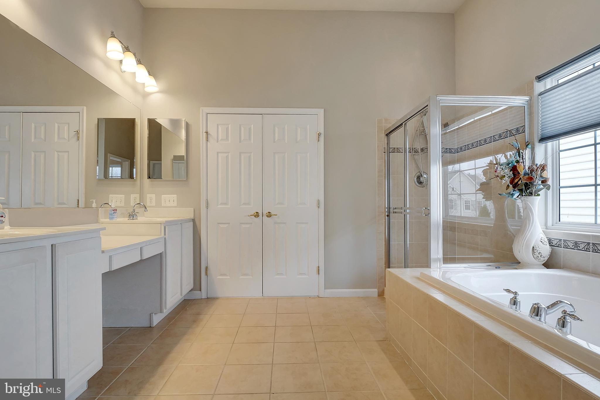 2683 Cast Off Loop Woodbridge, VA 22191 - Photo 24 of 46 Primary bathroom