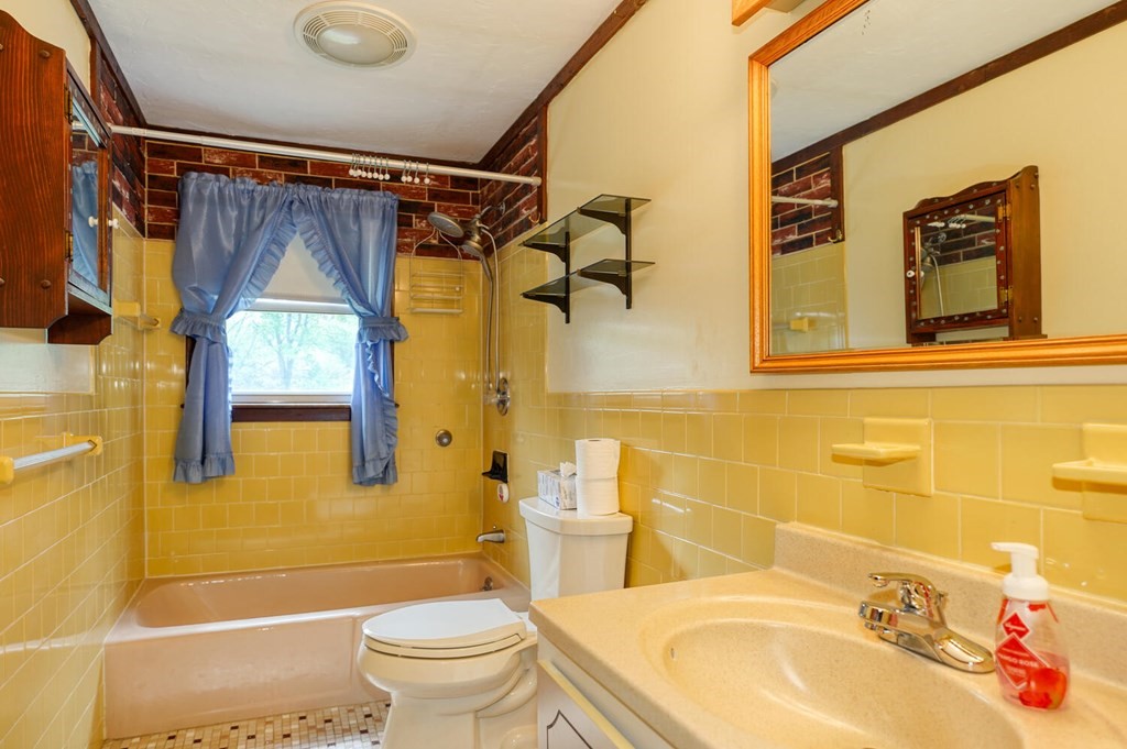 12 Juniper Brook Road Northborough, MA 01532 - Photo 14 of 32 Gallery Image 14