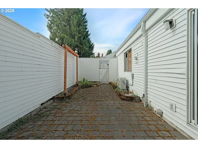 $265,000 | 13050 Southwest Allen Boulevard, Beaverton, OR 97005