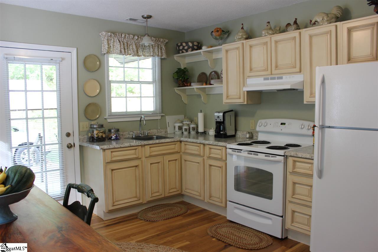 590 Beaver Dam Road Marietta, SC 29661 - Photo 7 of 29 Gallery Image 7
