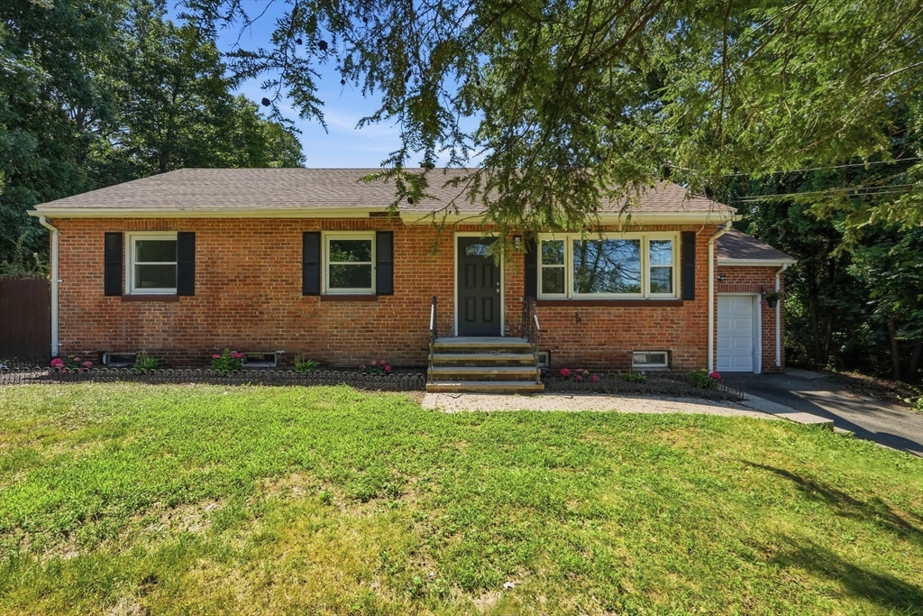 158 Devens Street Springfield, MA 01151 - Photo 2 of 20 Gallery Image 2