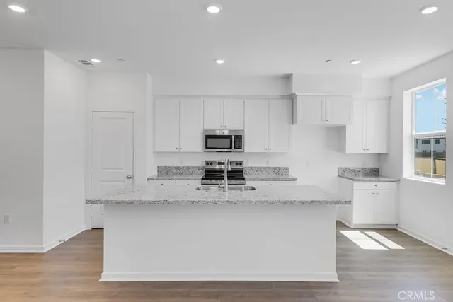 $399,990 | 34581 Ciruela Avenue, Winchester, CA 92596