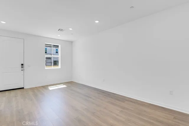 $399,990 | 34581 Ciruela Avenue, Winchester, CA 92596