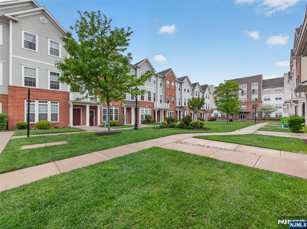 8 Veterans Drive Wood-Ridge, NJ 07075 - Photo 2 of 47