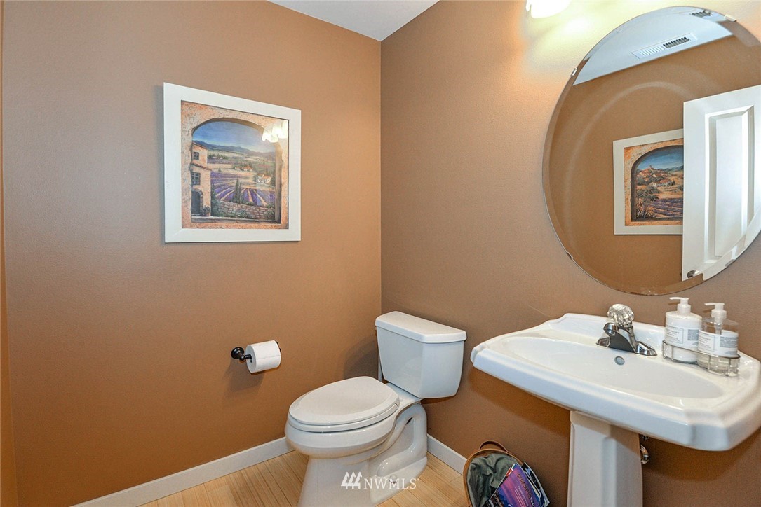 15420 36th Avenue Southeast Bothell, WA 98012 - Photo 5 of 25 Gallery Image 5