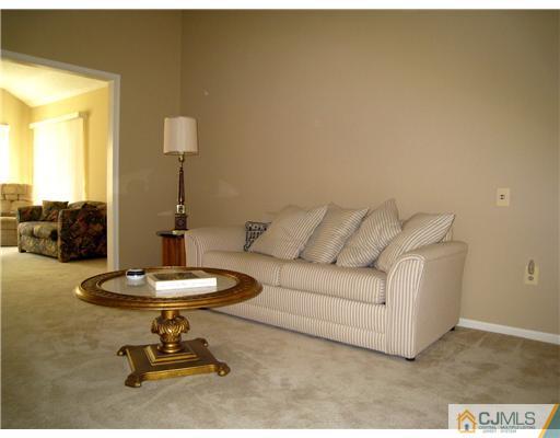 833 Vail Road Monroe Township, NJ 08831 - Photo 7 of 13 Gallery Image 7