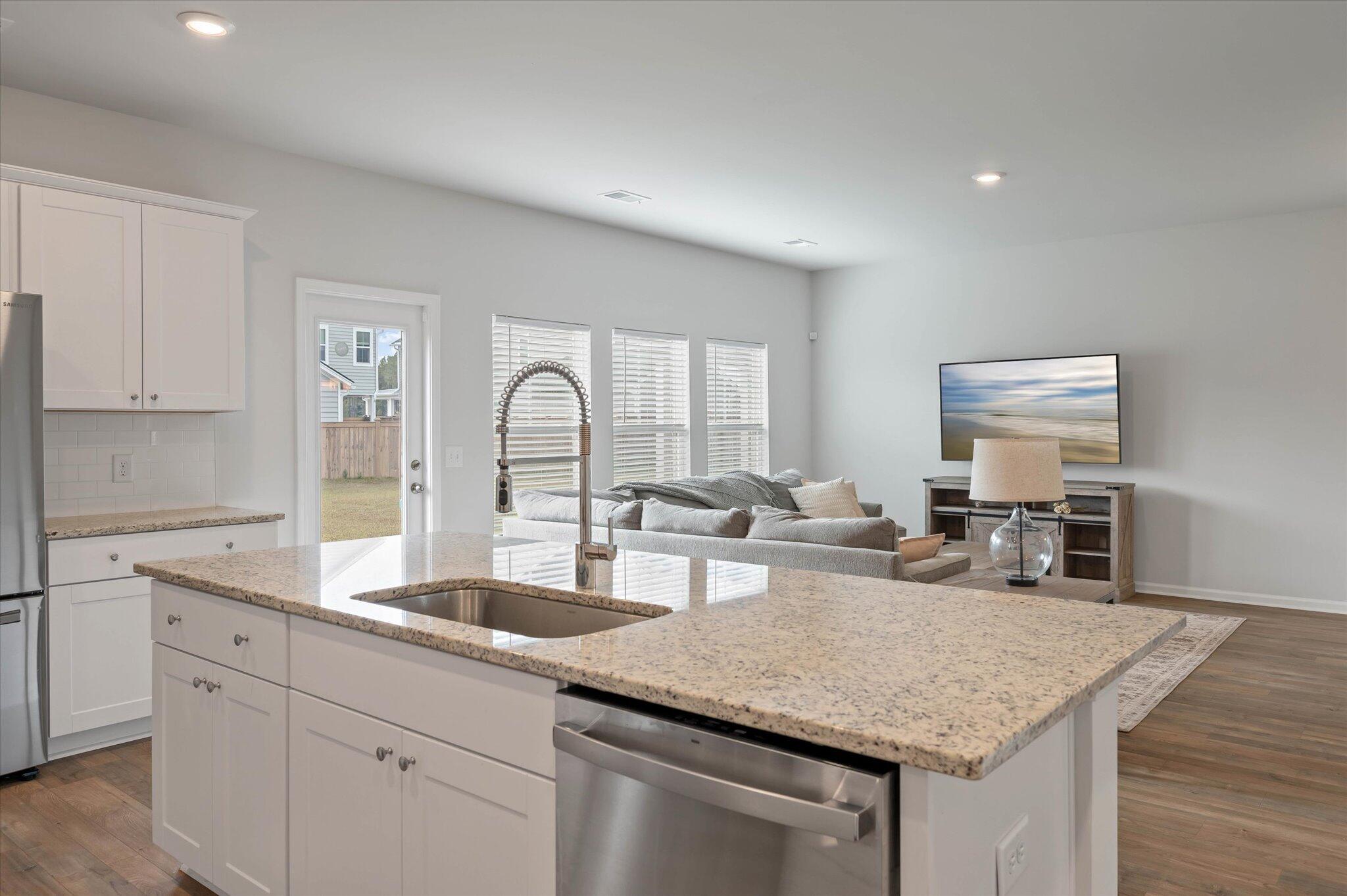 118 County Rd S-18-458 Summerville, SC 29485 - Photo 14 of 56 Granite Countertops