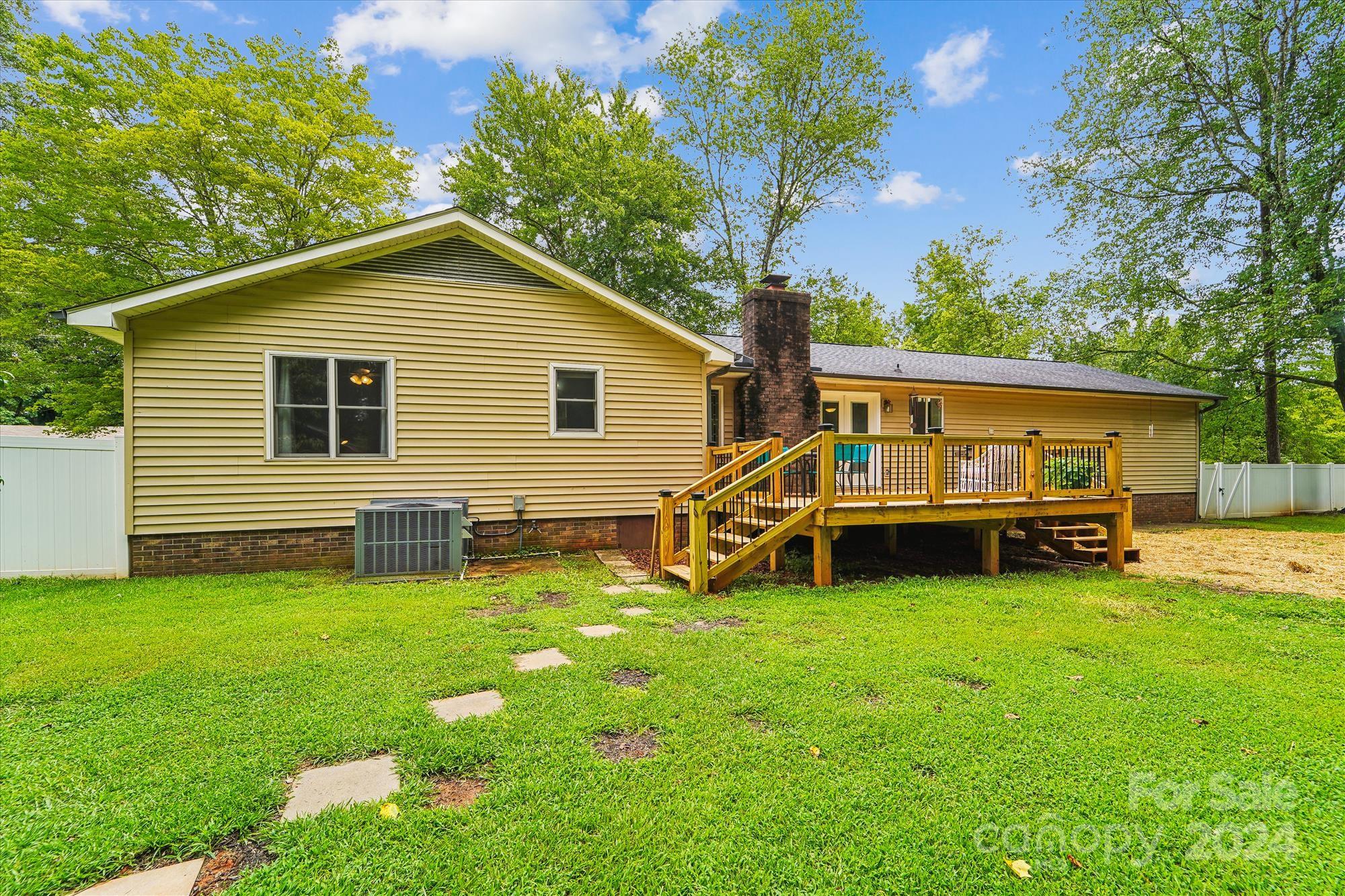 1585 Bloomfield Road Rock Hill, SC 29732 - Photo 28 of 34 Gallery Image 28
