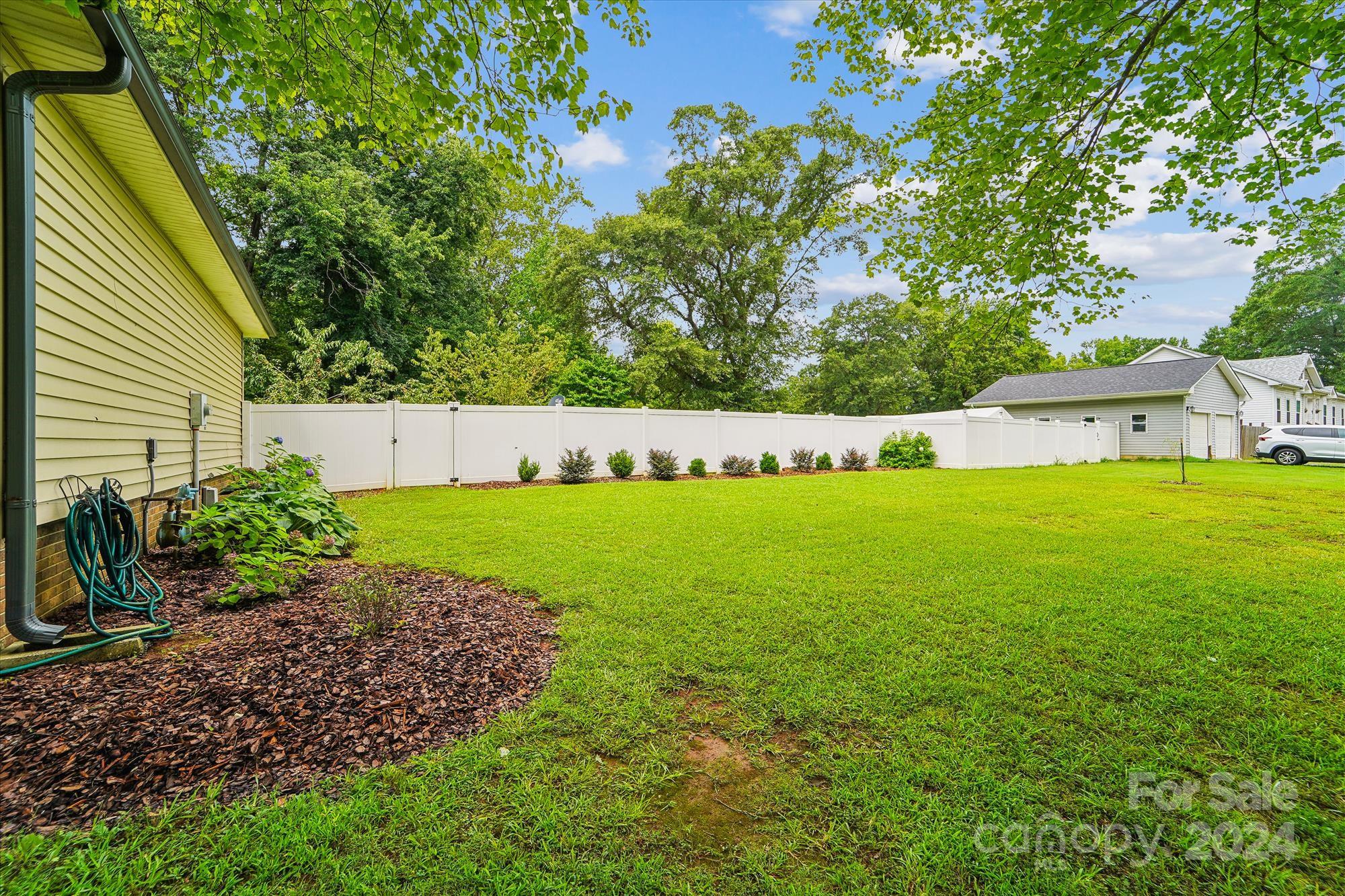 1585 Bloomfield Road Rock Hill, SC 29732 - Photo 3 of 34 Gallery Image 3