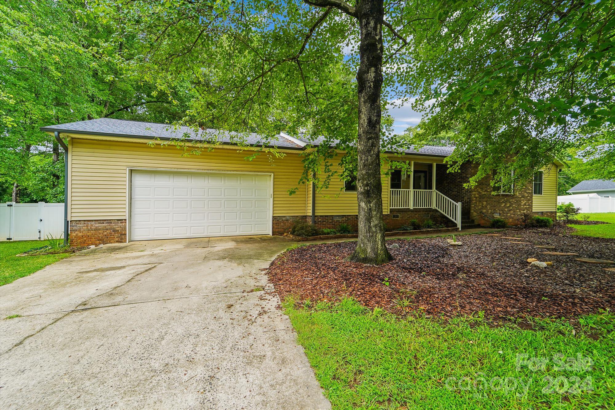 1585 Bloomfield Road Rock Hill, SC 29732 - Photo 5 of 34 Gallery Image 5