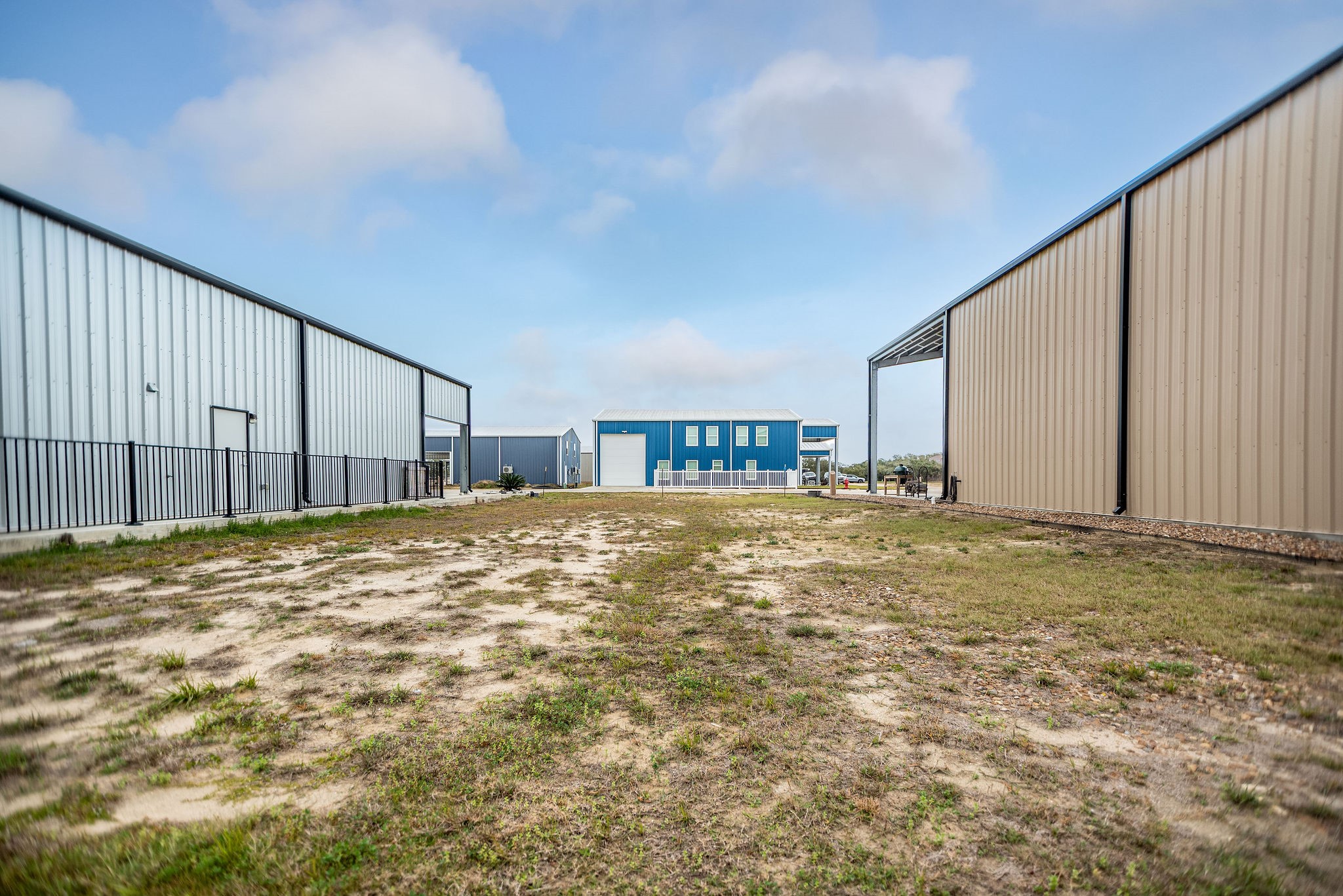 92 Cir Hook Port O'Connor, TX 77982 - Photo 4 of 10 Back of the vacant lot