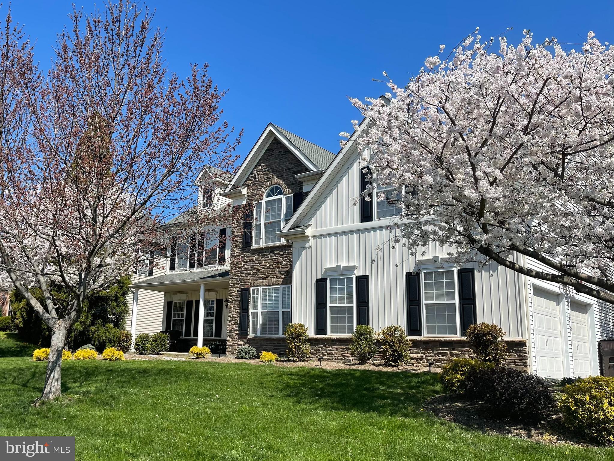 125 Statesman Road Chalfont, PA 18914 - Photo 2 of 2 front view of a house with a yard