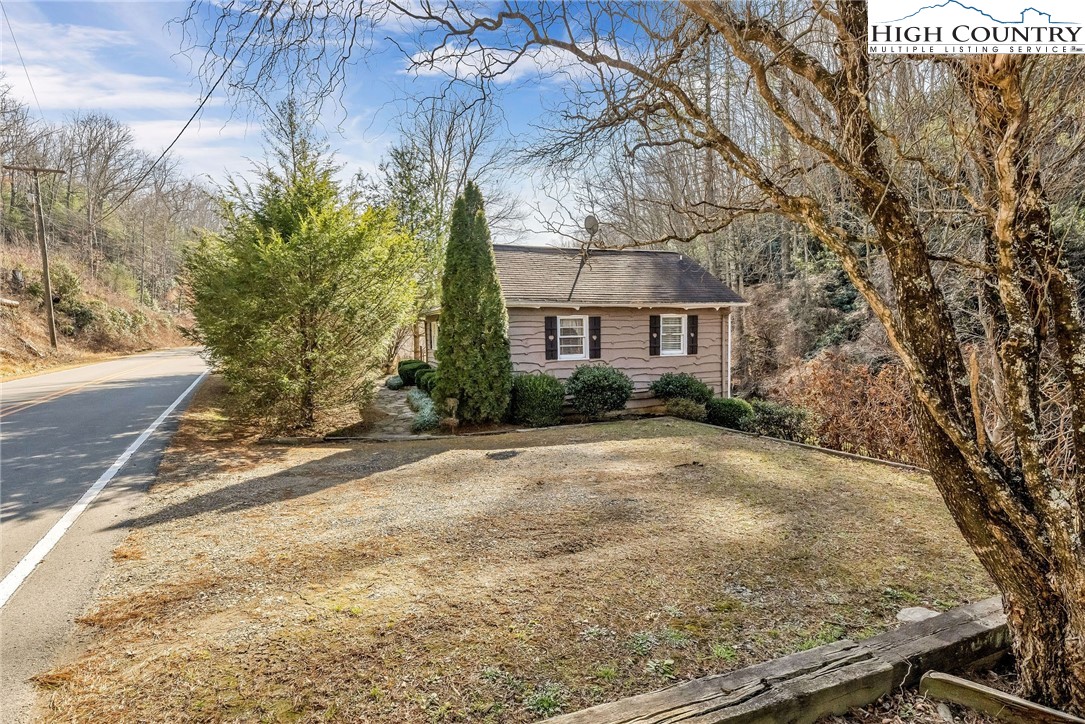 2862 Lower Nettle Knob Road West Jefferson, NC 28694 - Photo 37 of 41 a view of a out door of the house