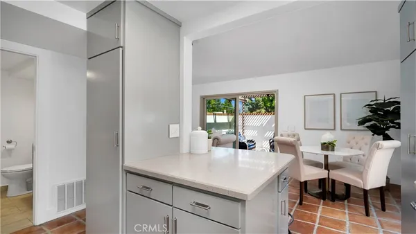 $1,345,000 | 3 Varesa, Irvine, CA 92620