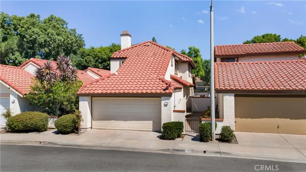 $1,345,000 | 3 Varesa, Irvine, CA 92620