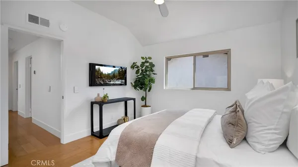 $1,345,000 | 3 Varesa, Irvine, CA 92620