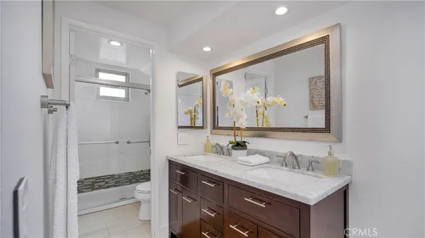 $1,345,000 | 3 Varesa, Irvine, CA 92620