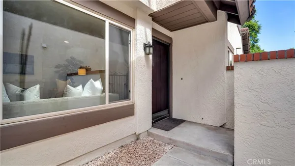 $1,345,000 | 3 Varesa, Irvine, CA 92620