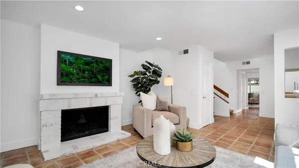 $1,345,000 | 3 Varesa, Irvine, CA 92620