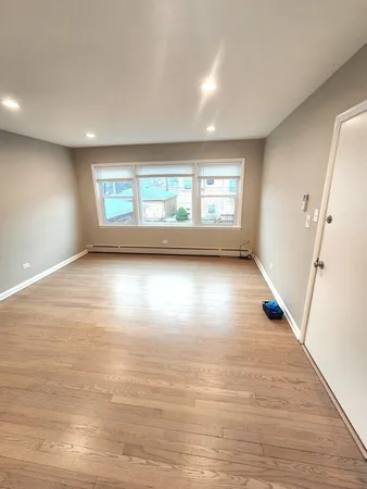 $1,500 | 5910 West Gunnison Street, Unit 1R, Chicago, IL 60630