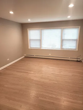 $1,500 | 5910 West Gunnison Street, Unit 1R, Chicago, IL 60630