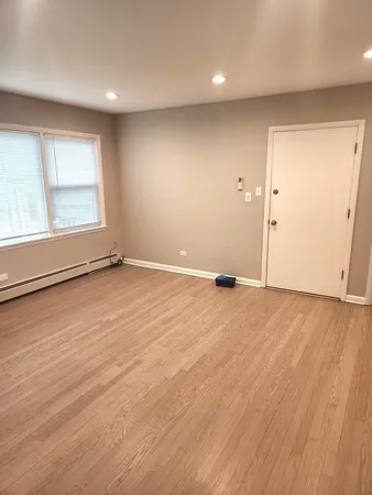 $1,500 | 5910 West Gunnison Street, Unit 1R, Chicago, IL 60630