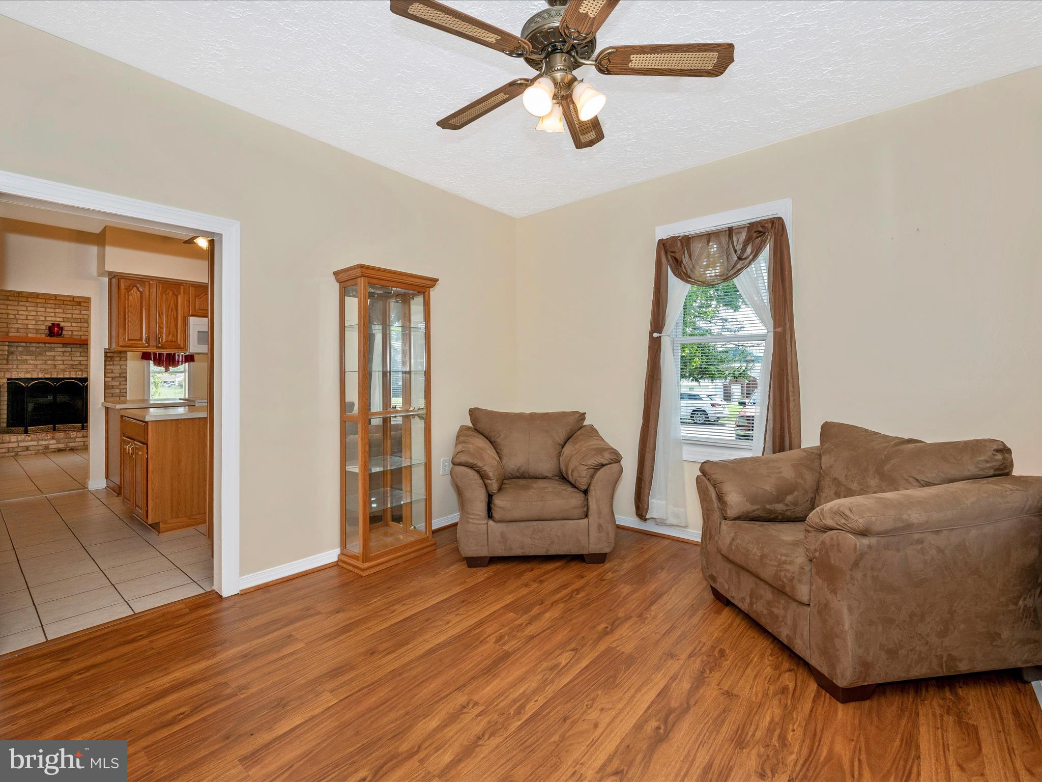 8151 Rocky Ridge Road Thurmont, MD 21788 - Photo 8 of 52 Living Room