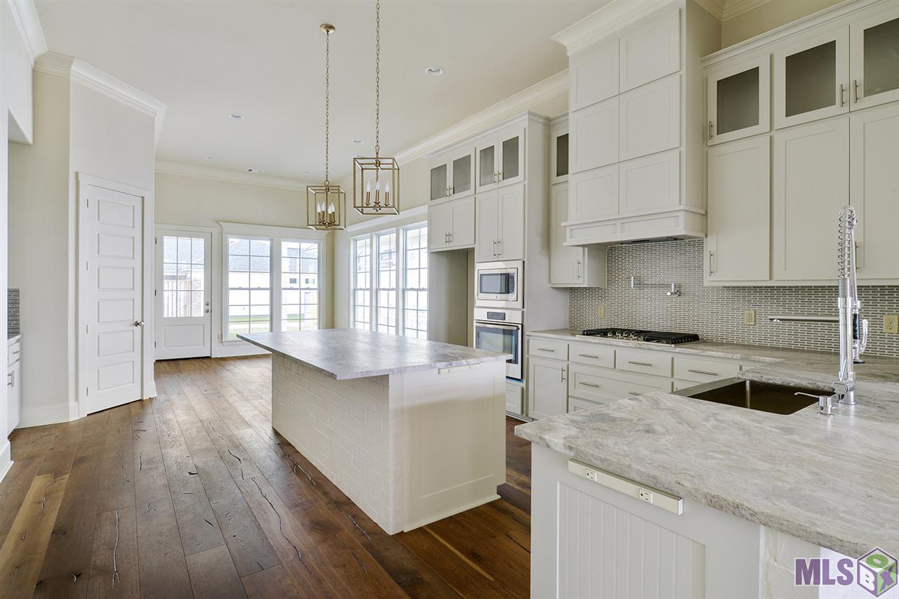 8348 Billiu Street Baton Rouge, LA 70817 - Photo 1 of 10 Kitchen