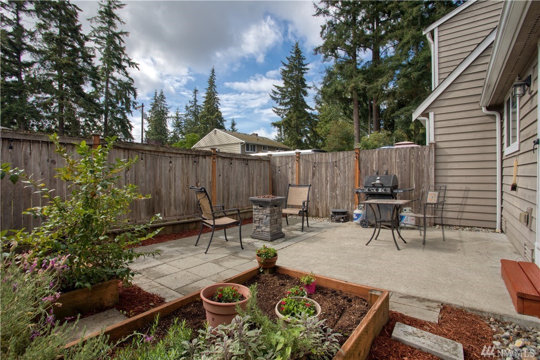 8044 212th Street Southwest, Unit 4 Edmonds, WA 98026 - Photo 12 of 13 Gallery Image 12