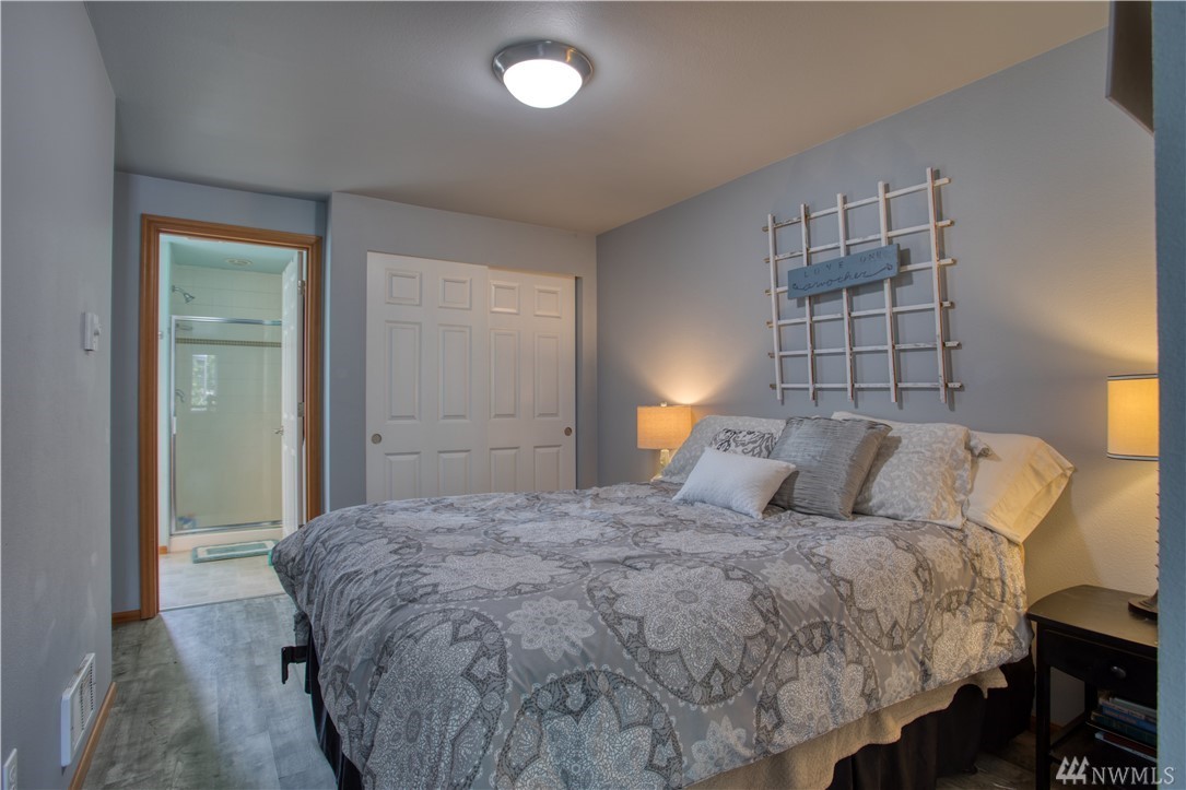 8044 212th Street Southwest, Unit 4 Edmonds, WA 98026 - Photo 8 of 13 Gallery Image 8