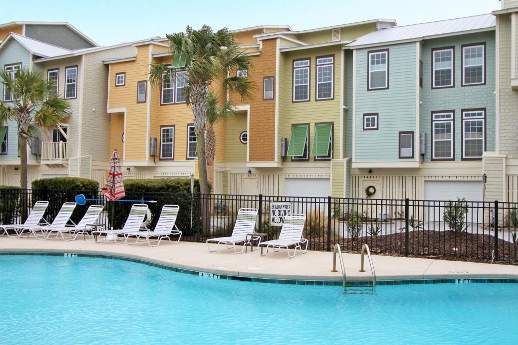 2115 Tides End Road Charleston, SC 29412 - Photo 35 of 38 Community Pool