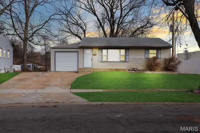 $129,900 | 615 Florland Drive, Florissant, MO 63031
