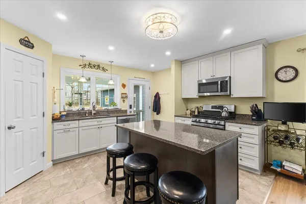 $445,000 | 131 Lincoln Avenue, St. Albans, VT 05478