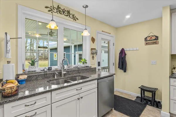 $445,000 | 131 Lincoln Avenue, St. Albans, VT 05478