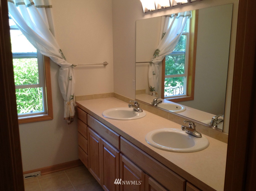 1260 East Old Ranch Road Allyn, WA 98524 - Photo 12 of 18 Gallery Image 12