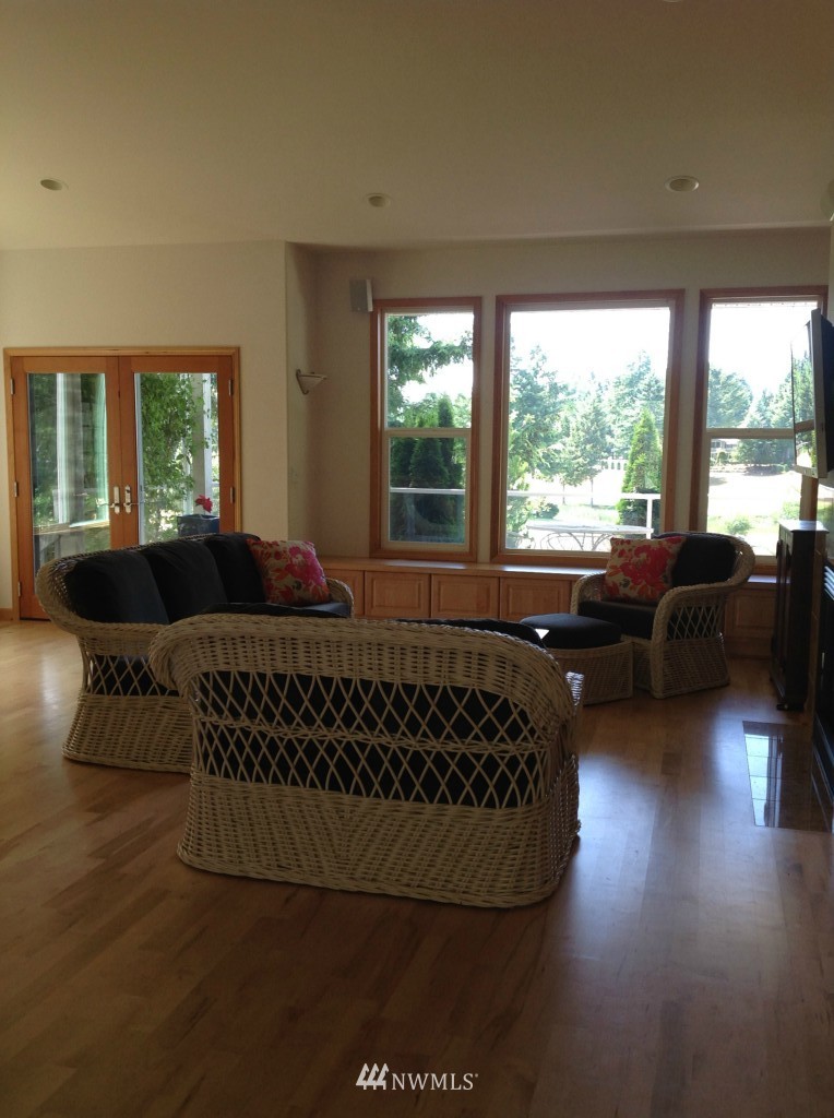 1260 East Old Ranch Road Allyn, WA 98524 - Photo 5 of 18 Gallery Image 5