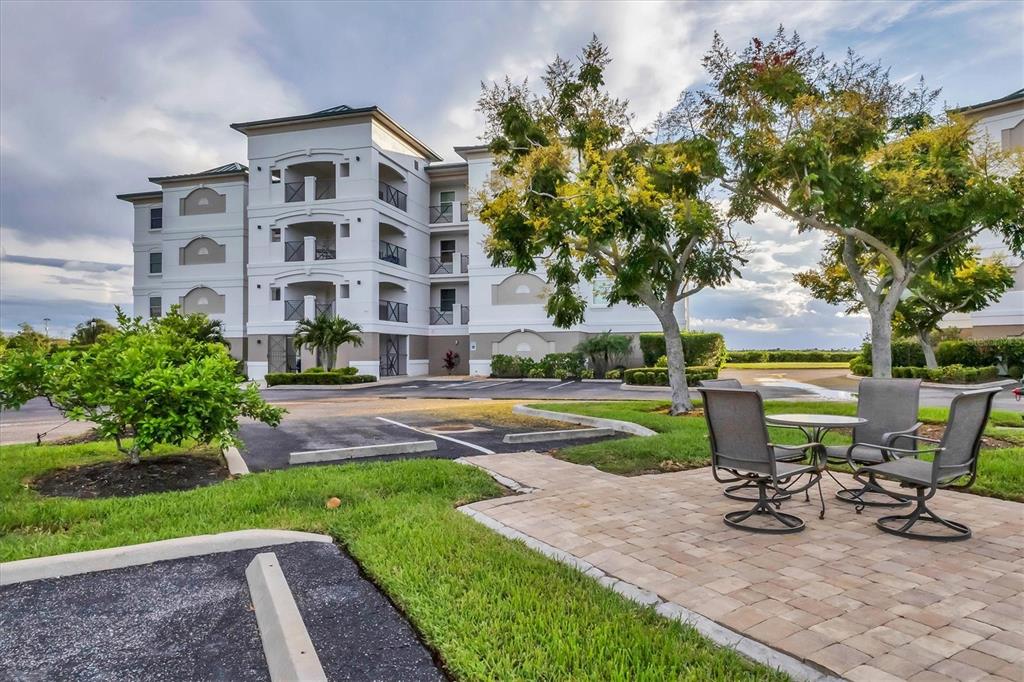 9203 Griggs Road, Unit D203 Englewood, FL 34224 - Photo 5 of 44 Gallery Image 5