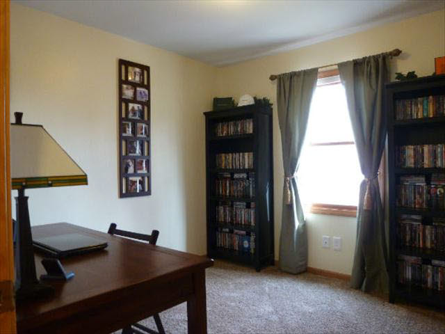 6746 Lockmill Road Temperance, MI 48182 - Photo 16 of 20 Bedroom 4
